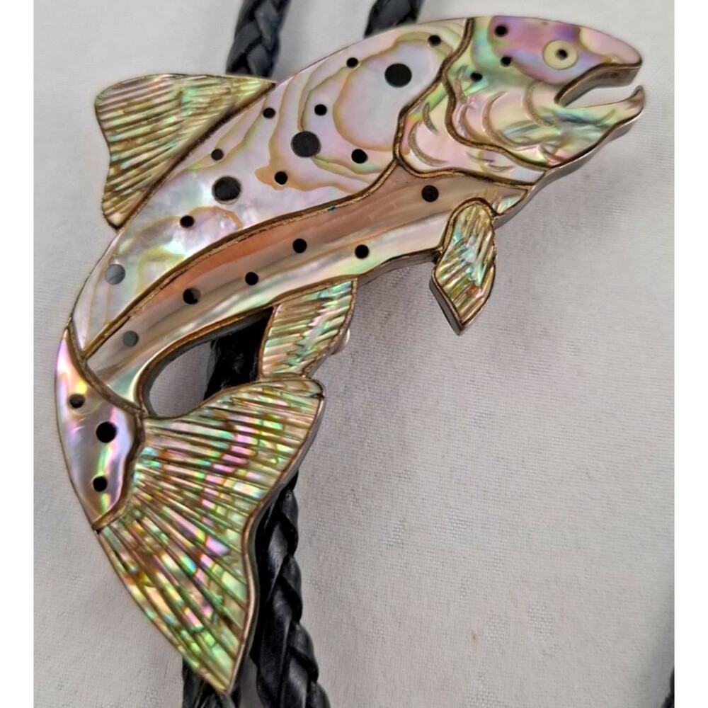 Native American Virgil & Shirley Benn Signed Abalone & Silver Trout Bolo Tie